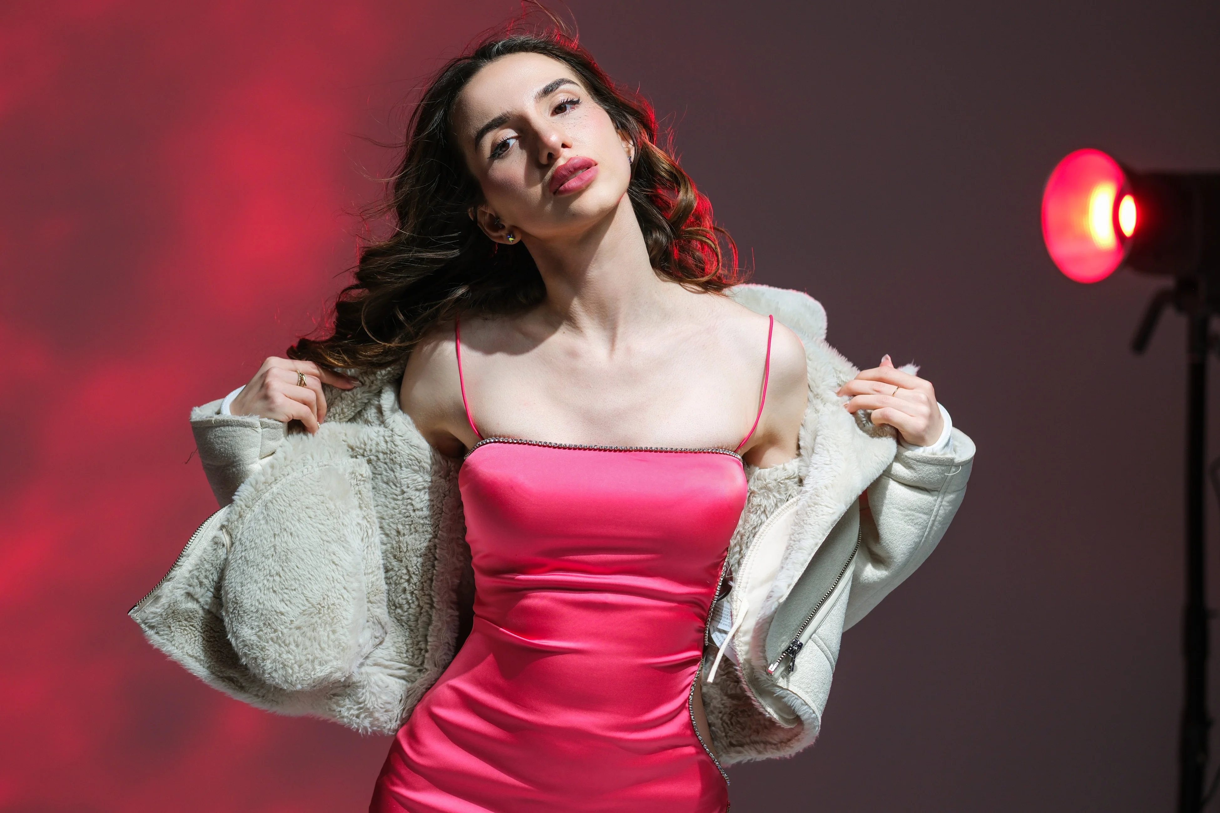 Sahsenem Saphira stage presence and charisma - Live show